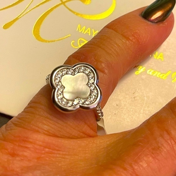NWT Sterling Silver4 leaf Clover Ring mother of pearl face - Picture 9 of 12